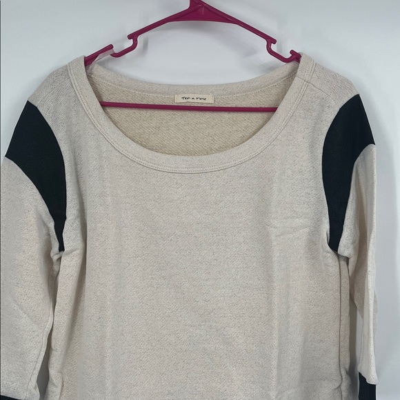 Cream and Black 3/4 Sleeve Top - Picture 3 of 8